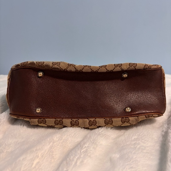 Gucci
Gucci Beige/Brown Canvas and Leather Bamboo Handle Top Handle Bag - Picture 4 of 9